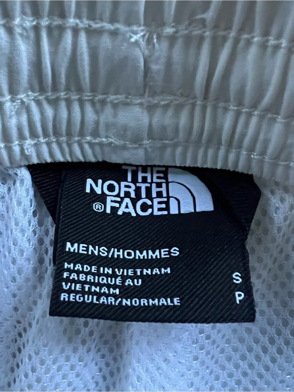 The North Face TNF Outline Shorts Gardenia White Pride Flag Logo Men’s Small